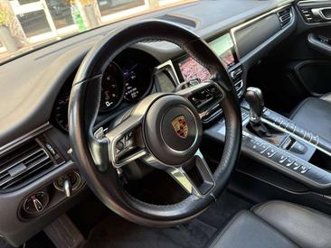 Porsche Macan Electrique Base — photo 7