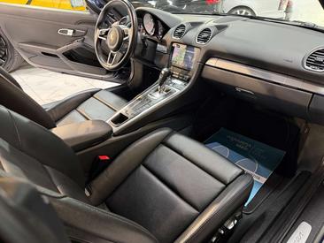 Porsche 718 Cayman — photo 10