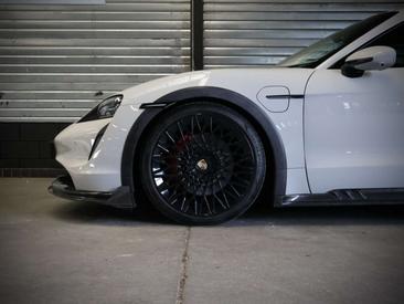 Porsche Taycan 4S — photo 8