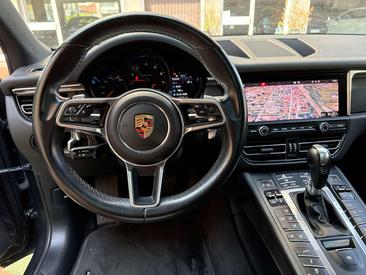 Porsche Macan Electrique Base — photo 8