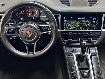 Porsche Macan Electrique S — photo 17