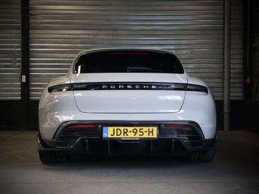 Porsche Taycan 4S — photo 11
