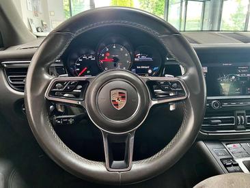 Porsche Macan Electrique S — photo 20