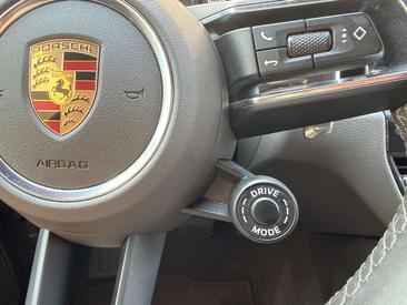 Porsche Macan S — photo 9