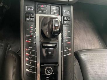 Porsche Macan Electrique S — photo 29