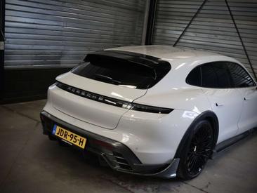 Porsche Taycan 4S — photo 31