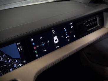 Porsche Taycan 4S — photo 34