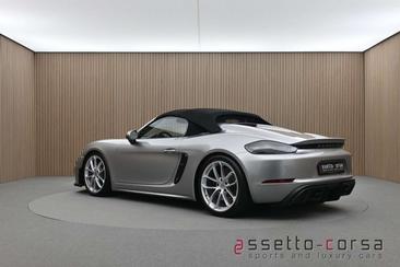 Porsche 718 Boxster Spyder — photo 10