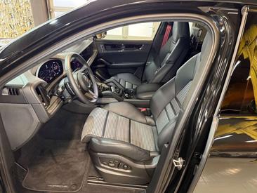 Porsche Cayenne III GTS — photo 12
