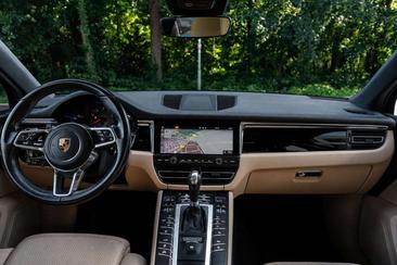 Porsche Macan Electrique S — photo 4