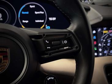 Porsche Taycan 4S — photo 41