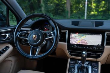 Porsche Macan Electrique S — photo 6