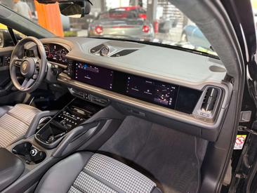 Porsche Cayenne III GTS — photo 17