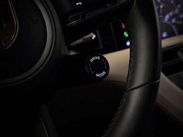 Porsche Taycan 4S — photo 45