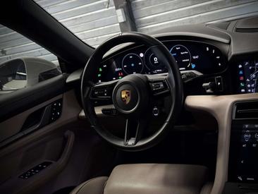 Porsche Taycan 4S — photo 46