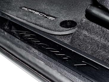 Porsche Macan Electrique T — photo 22