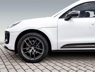 Porsche Macan Electrique T — photo 24