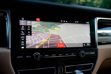 Porsche Macan Electrique S — photo 13