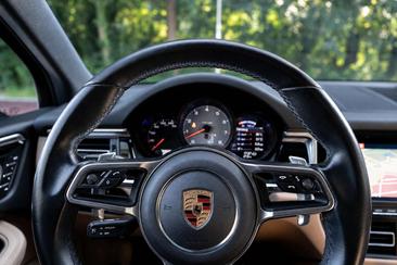 Porsche Macan Electrique S — photo 14