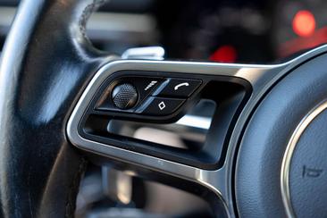 Porsche Macan Electrique S — photo 16