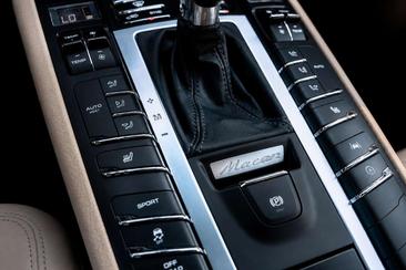 Porsche Macan Electrique S — photo 17