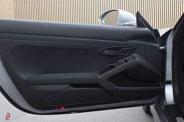 Porsche 718 Boxster Spyder — photo 30