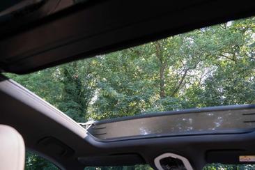 Porsche Macan Electrique S — photo 22