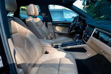 Porsche Macan Electrique S — photo 24