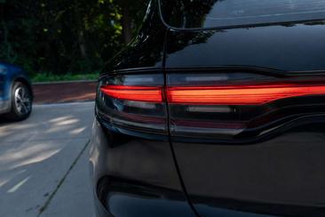 Porsche Macan Electrique S — photo 25