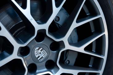 Porsche Macan Electrique S — photo 27