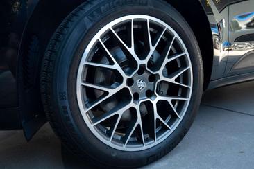 Porsche Macan Electrique S — photo 28