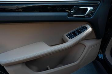 Porsche Macan Electrique S — photo 34