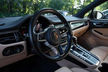 Porsche Macan Electrique S — photo 39