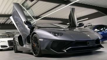 Lamborghini Aventador SV Roadster — photo 2