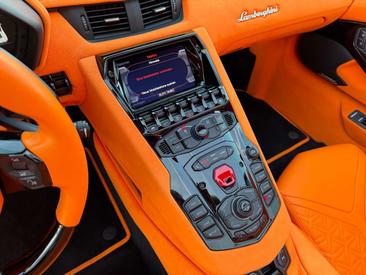Lamborghini Aventador Roadster — photo 20