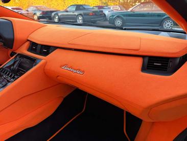 Lamborghini Aventador Roadster — photo 27