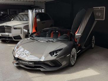 Lamborghini Aventador Roadster — photo 2
