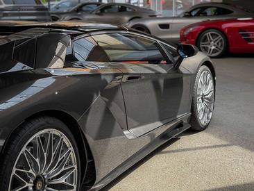 Lamborghini Aventador Roadster — photo 12
