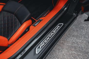Lamborghini Aventador Roadster — photo 36