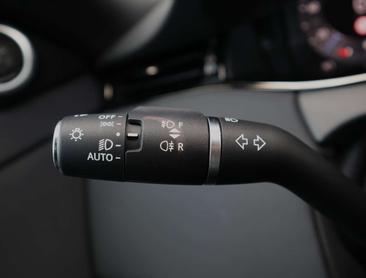 Land Rover Range Rover Evoque P300e PHEV AWD Dynamic HSE — photo 18