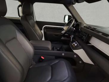 Land Rover Defender 90 X-Dynamic SE 3.0D I6 200 CV AWD Auto — photo 7