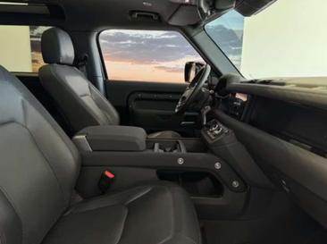 Land Rover Defender 90 X-Dynamic SE 3.0D I6 200 CV AWD Auto — photo 6