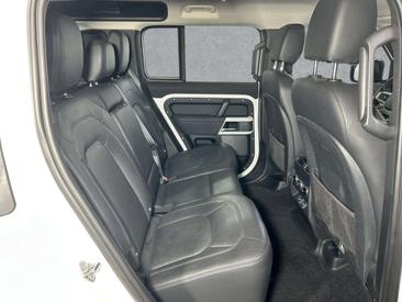 Land Rover Defender 110 D200 SE — photo 5