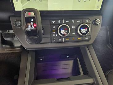 Land Rover Defender 110 X-Dynamic SE Awd 3.0d Mhev 250cv Auto — photo 11