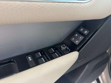 Land Rover Range Rover Velar D300 R-Dynamic SE CAM, HUD, SD — photo 15