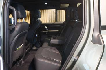 Land Rover Defender 110 D250 X-Dynamic — photo 9