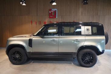 Land Rover Defender 110 D250 X-Dynamic — photo 14