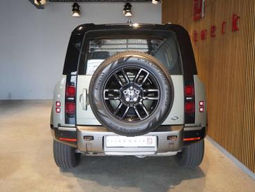 Land Rover Defender 110 D250 X-Dynamic — photo 15