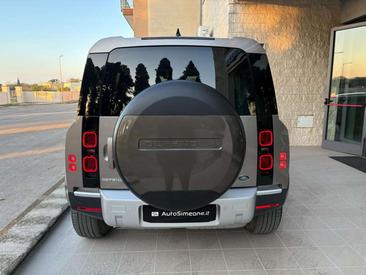Land Rover Defender 110 SE 3.0D I6 200 CV AWD Auto — photo 6