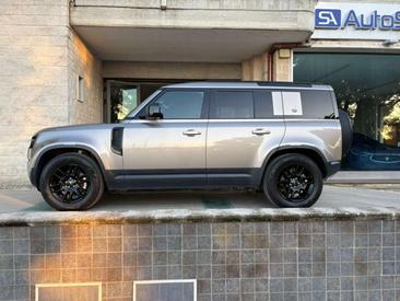 Land Rover Defender 110 SE 3.0D I6 200 CV AWD Auto — photo 8
